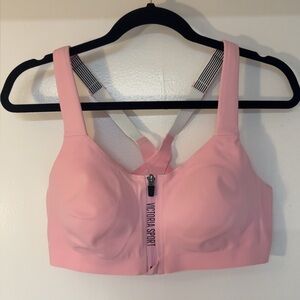 NWOT Victoria's Secret Incredible
Knockout Pink Sports Bra